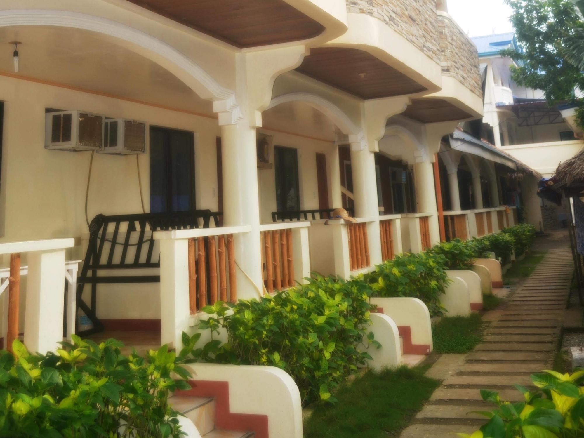 Alliyah'S Beach Resort 발라박 외부 사진